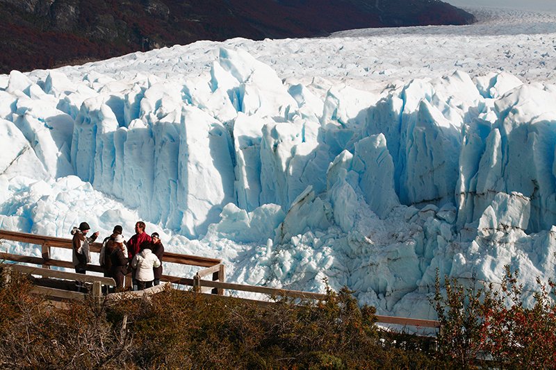 perito moreno viewpoint Luca Llama Travel