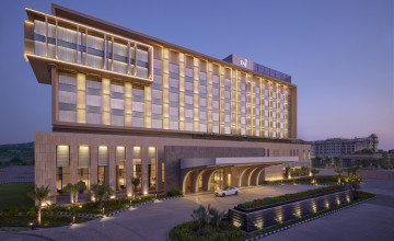 Exterior, Taj Amer