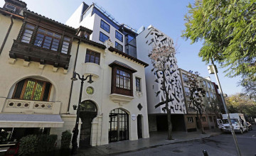 Cumbres Lastarria Facade, Santiago, Chile