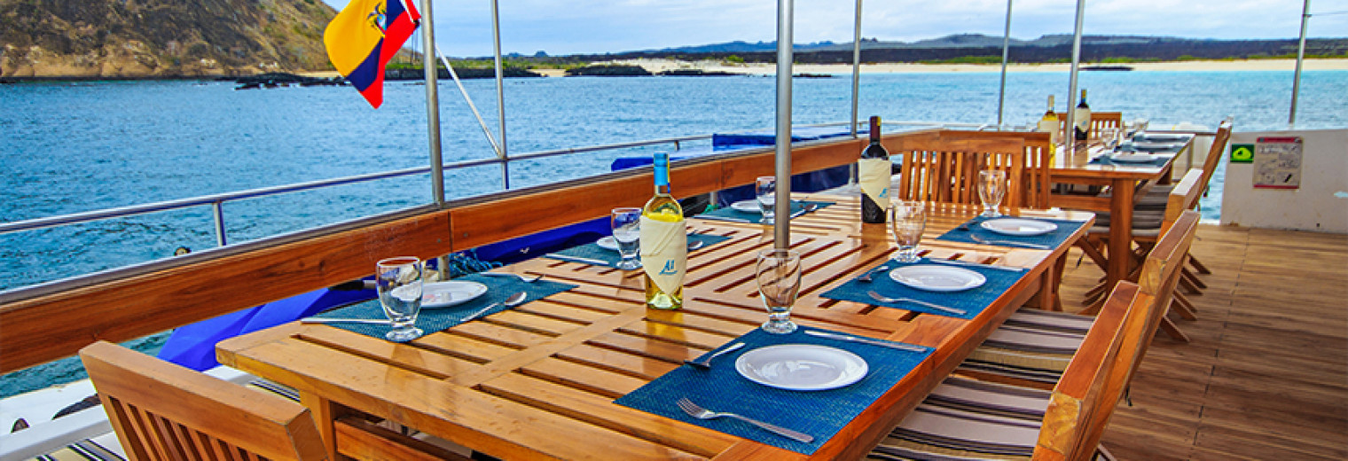 Dining area, Archipel, Galapagos, Llama Travel