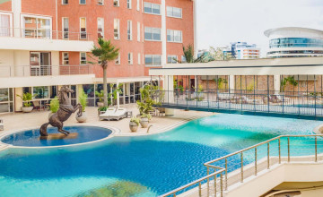 Swimming pool, Movenpick Hotel, Nairobi