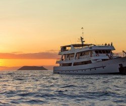 Odyssey motor cruiser, Galapagos Odyssey motor cruiser, Galapagos