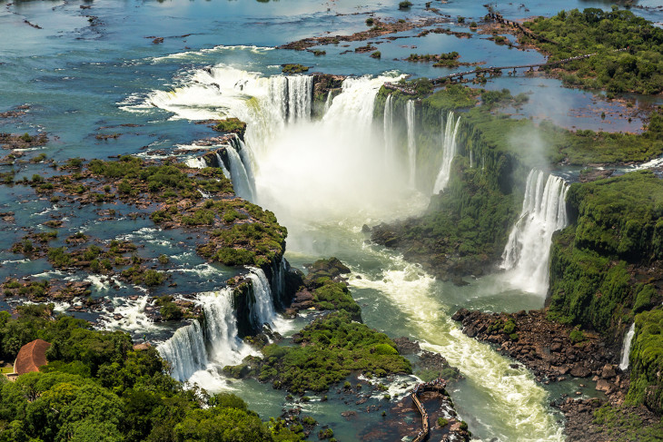 Iguazú Falls: Argentinian vs Brazilian Side